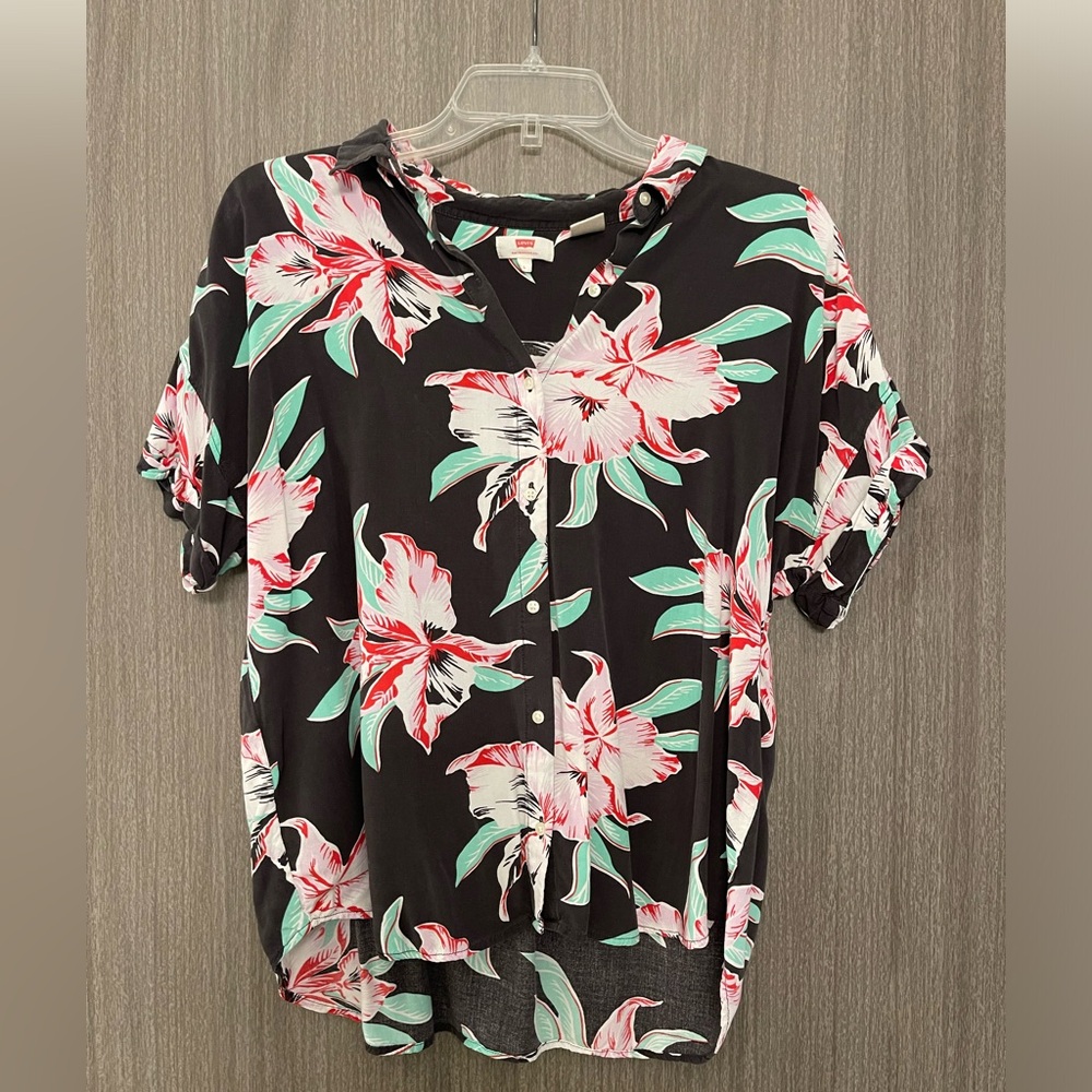 Levi’s Women’s Button Down Floral Hawaiian Shirt